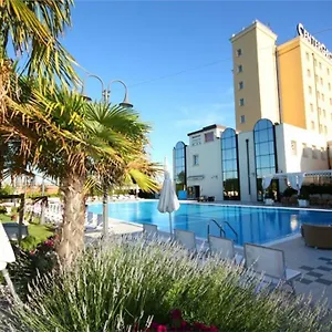Zanhotel Centergross Отель